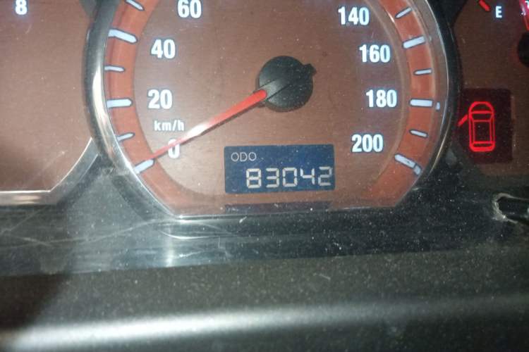 Used FORTHING Lingzhi 2015 M5 Q3 2.0L 7-seat Long-wheelbase Comfort Version Odometer Close Up