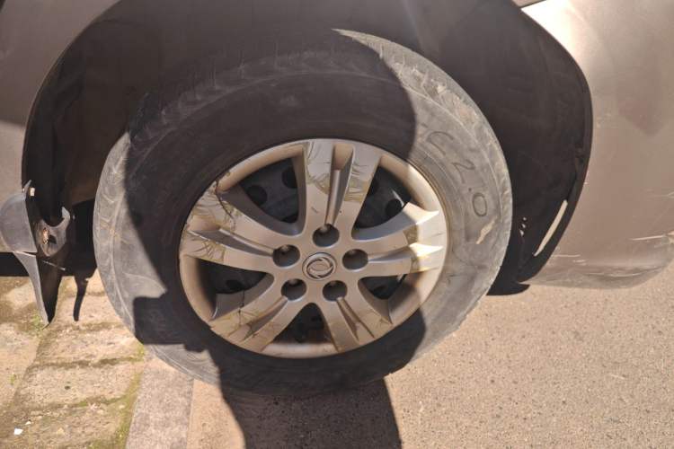 Used FORTHING Lingzhi 2015 M5 Q7 2.0L 7-seat Long-Wheelbase Comfort Model Right Front Wheel Hub