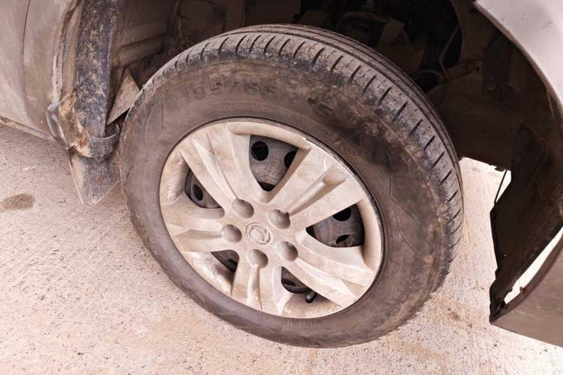 Used FORTHING Lingzhi 2015 V3 1.5L 7-Seater Comfort Model Right Front Wheel Hub