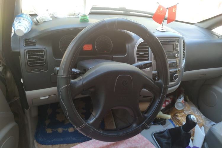 Used FORTHING Lingzhi 2015 M3 1.6L 7-Seater Luxury Model Steering Wheel