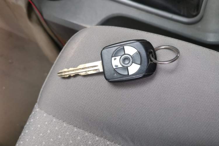 Used FORTHING Lingzhi 2015 V3 1.5L 7-seat Standard Model Vehicle Key