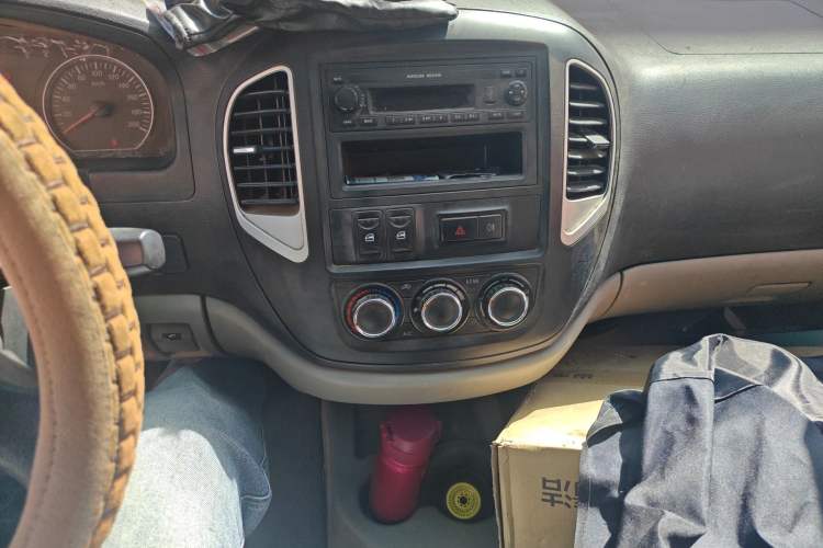 Used FORTHING Lingzhi 2015 V3 1.5L 7-seat Standard Model Audio And AC Panel