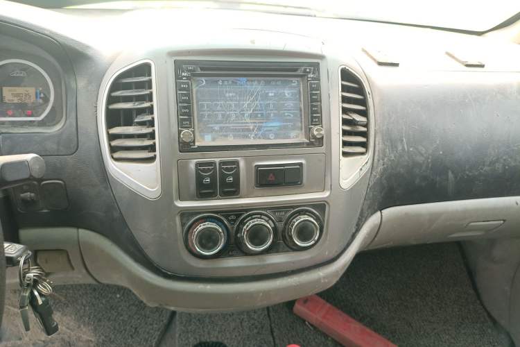 Used FORTHING Lingzhi 2015 M5 Q7 2.0L 7-seat Long-Wheelbase Comfort Model Audio And AC Panel