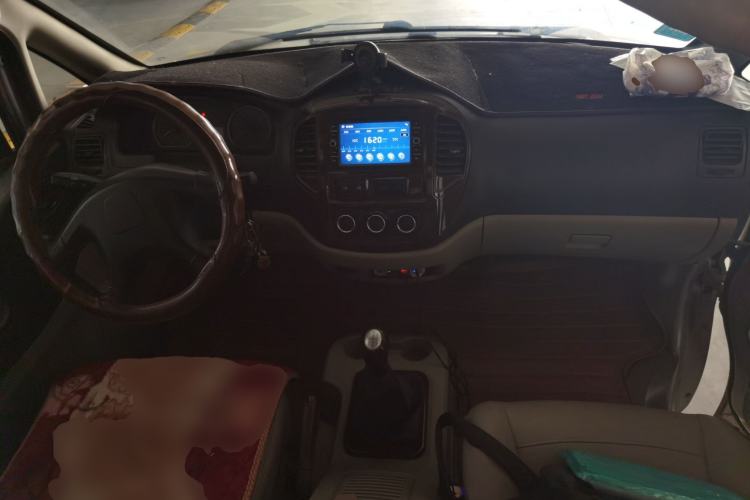 Used FORTHING Lingzhi 2015 V3 1.6L 7-Seater Standard Model Center Console