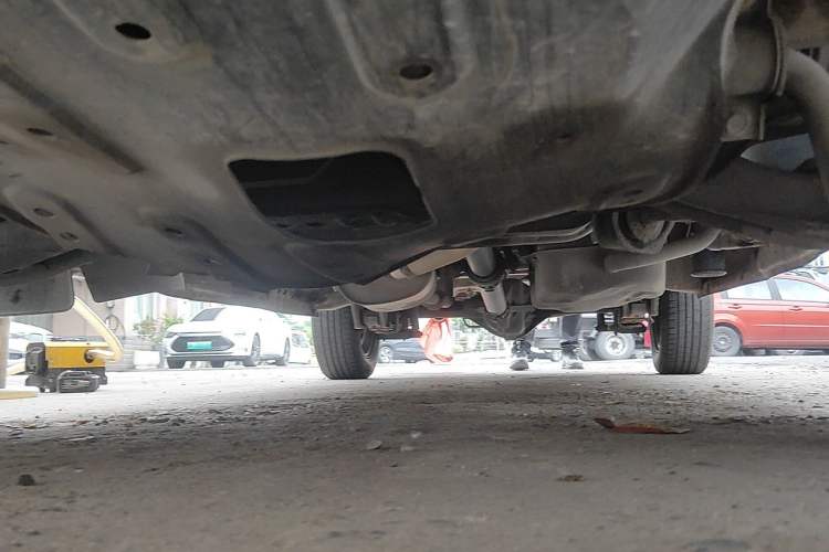 Used FORTHING Lingzhi 2015 V3 1.5L 7-seat Standard Model Chassis Front