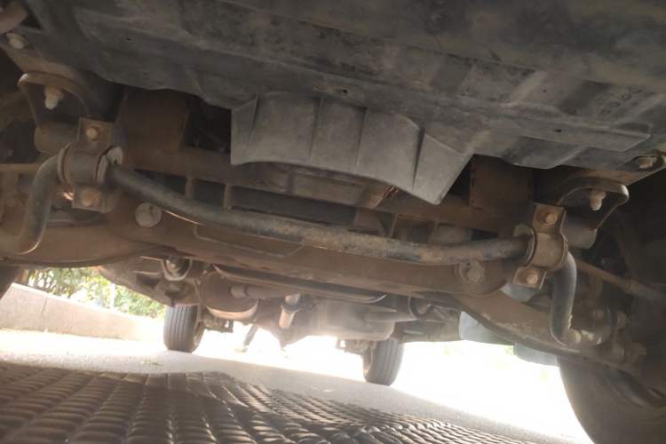 Used FORTHING Lingzhi 2015 M3 1.6L 7-Seater Standard Model Chassis Front