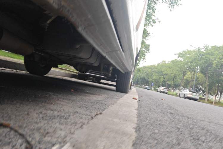 Used FORTHING Lingzhi 2015 V3 1.5L 7-seat Standard Model Chassis Front Left
