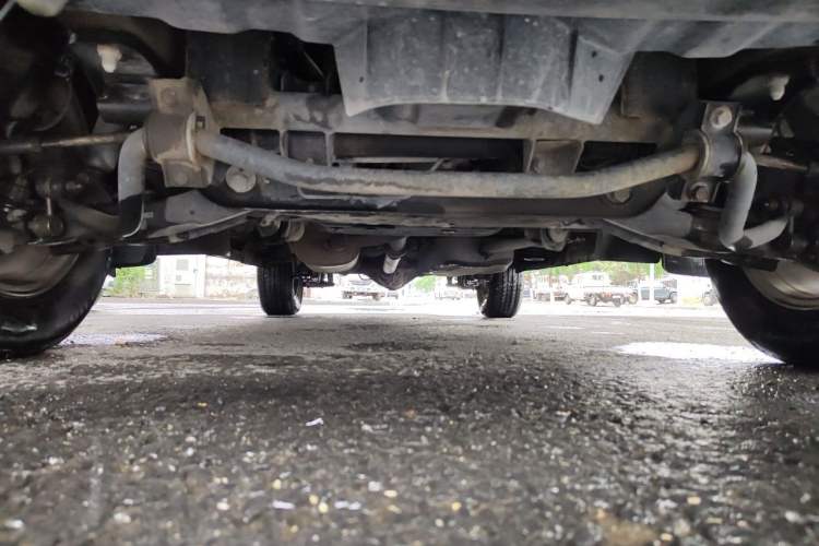 Used FORTHING Lingzhi 2015 M3 1.6L 7-Seater Standard Model Chassis Front