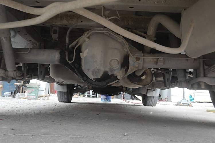 Used FORTHING Lingzhi 2015 V3 1.5L 7-seat Standard Model Chassis Rear