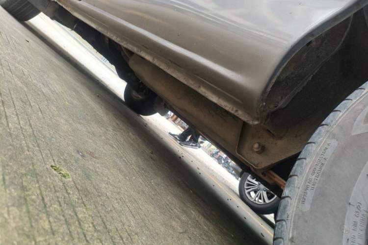 Used FORTHING Lingzhi 2015 M3 1.6L 7-Seater Comfort Model Chassis Rear Left