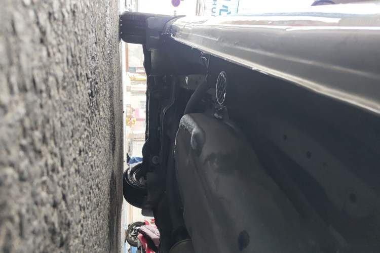 Used FORTHING Lingzhi 2015 M3 1.6L 7-Seater Standard Model Chassis Rear Left