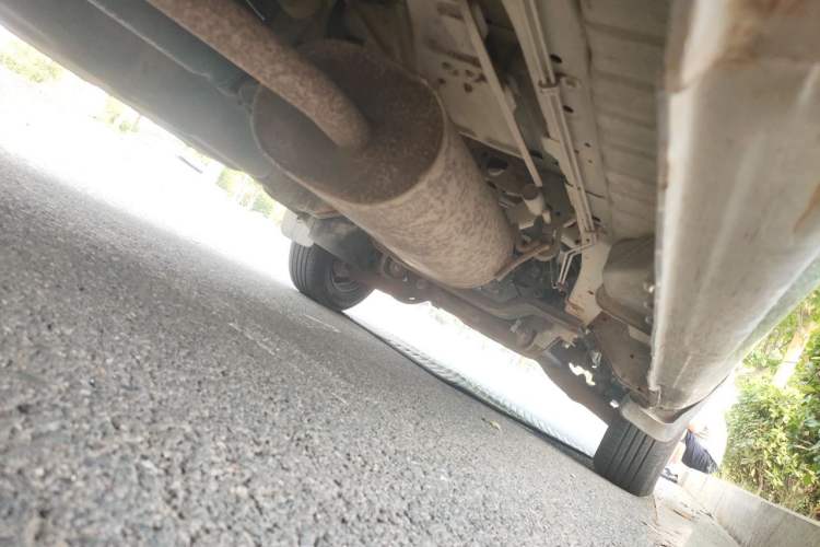 Used FORTHING Lingzhi 2015 M3 1.6L 7-Seater Standard Model Chassis Rear Right