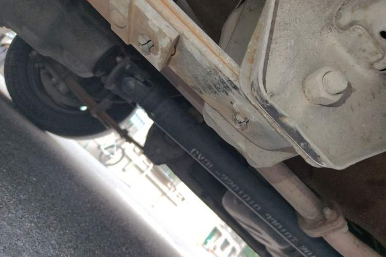 Used FORTHING Lingzhi 2015 V3 1.6L 7-Seater Comfort Model Chassis Rear Right
