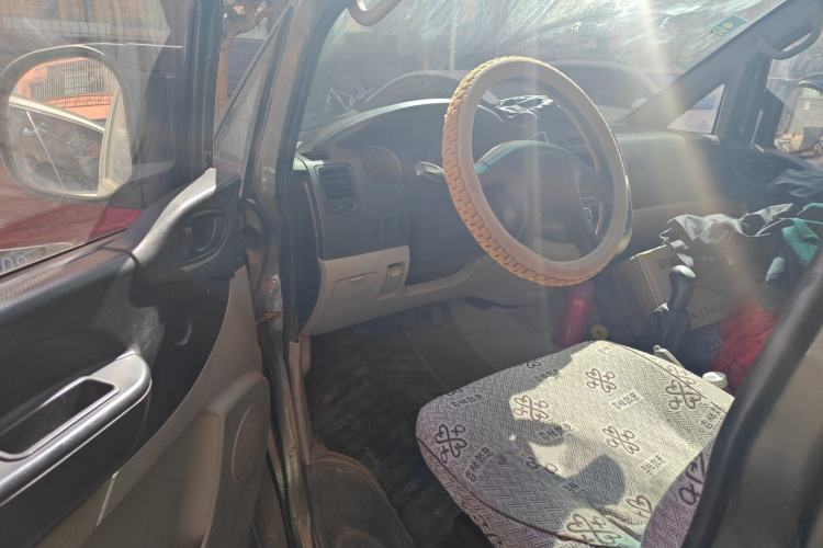 Used FORTHING Lingzhi 2015 V3 1.5L 7-seat Standard Model Driver Seat