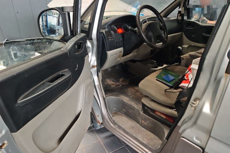 Used FORTHING Lingzhi 2015 V3 1.5L 7-seat Standard Model Driver Seat