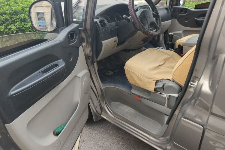 Used FORTHING Lingzhi 2015 V3 1.6L 7-Seater Comfort Model Driver Seat