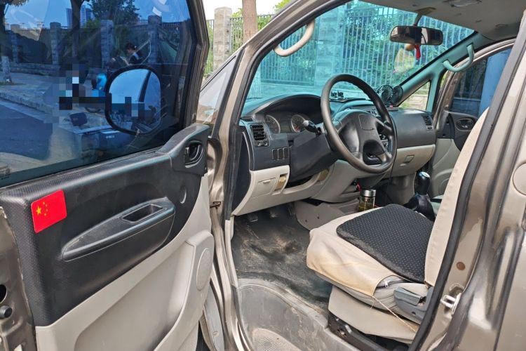 Used FORTHING Lingzhi 2015 V3 1.5L 7-seat Standard Model Driver Seat