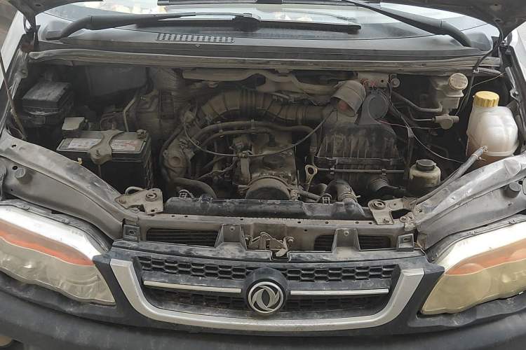 Used FORTHING Lingzhi 2015 V3 1.5L 7-seat Standard Model Engine Bay