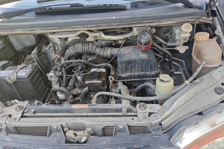 Used FORTHING Lingzhi 2015 V3 1.5L 7-seat Standard Model Engine Bay