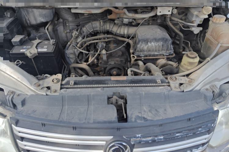 Used FORTHING Lingzhi 2015 M3 1.6L 7-Seater Comfort Model Engine Bay
