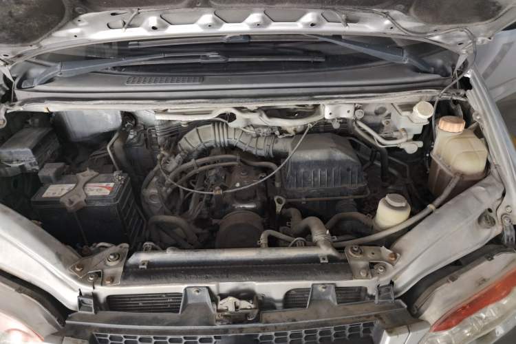 Used FORTHING Lingzhi 2015 V3 1.6L 7-Seater Standard Model Engine Bay