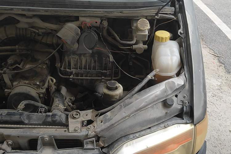 Used FORTHING Lingzhi 2015 V3 1.5L 7-seat Standard Model Engine Bay Left