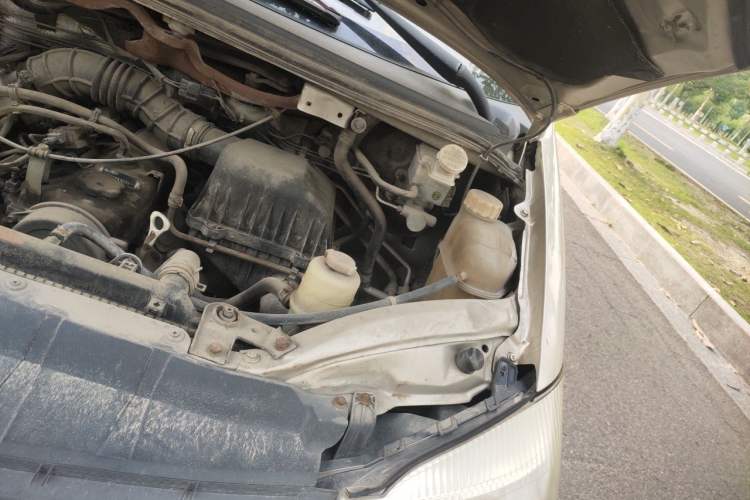 Used FORTHING Lingzhi 2015 M3 1.6L 7-Seater Standard Model Engine Bay Left