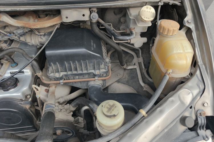 Used FORTHING Lingzhi 2015 V3 1.6L 7-Seater Comfort Model Engine Bay Left
