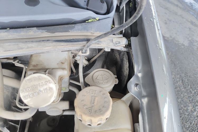 Used FORTHING Lingzhi 2015 M3 1.6L 7-Seater Standard Model Engine Bay Left