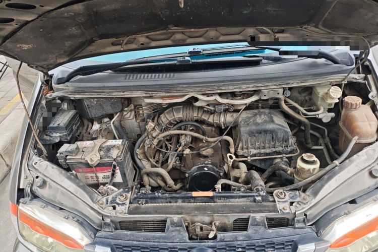 Used FORTHING Lingzhi 2015 V3 1.5L 7-seat Standard Model Engine Bay