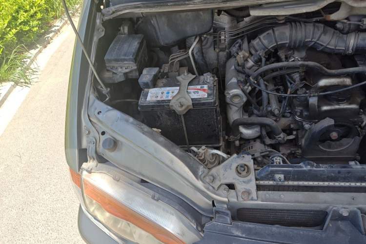 Used FORTHING Lingzhi 2015 V3 1.5L 7-seat Standard Model Engine Bay Right