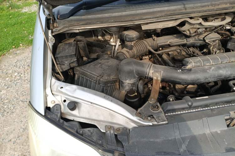 Used FORTHING Lingzhi 2015 M5 Q7 2.0L 7-seat Long-Wheelbase Comfort Model Engine Bay Right