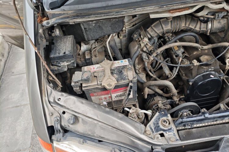 Used FORTHING Lingzhi 2015 V3 1.5L 7-seat Standard Model Engine Bay Right