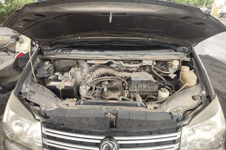 Used FORTHING Lingzhi 2015 M3 1.6L 7-Seater Standard Model Engine Bay