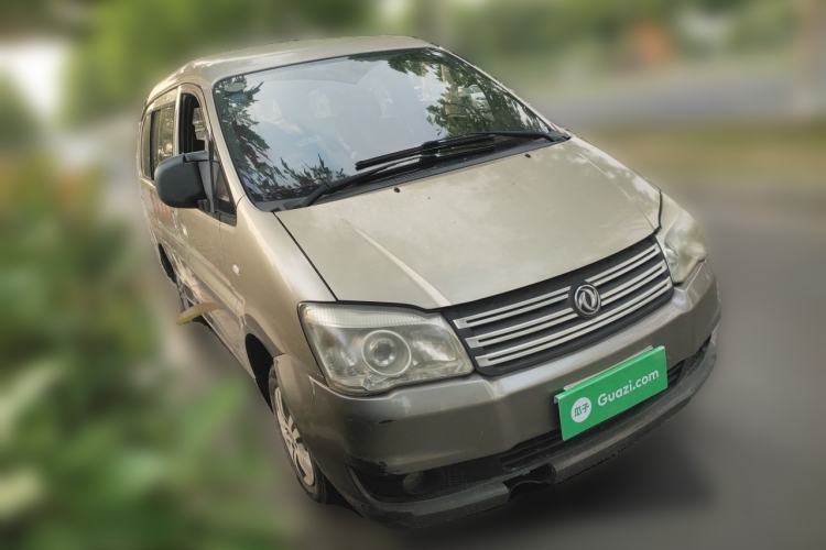 Used FORTHING Lingzhi 2015 M3 1.6L 7-Seater Standard Model Front Right 45 Deg