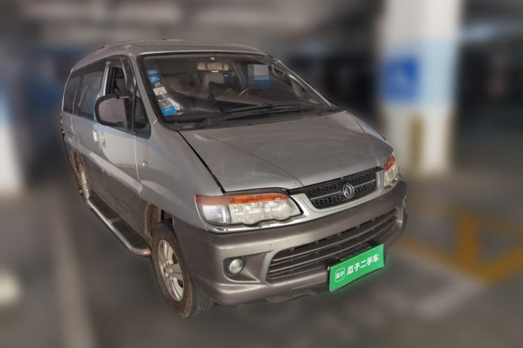 Used FORTHING Lingzhi 2015 V3 1.6L 7-Seater Standard Model Front Right 45 Deg
