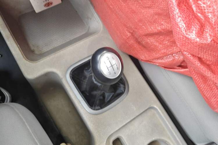 Used FORTHING Lingzhi 2015 V3 1.5L 7-seat Standard Model Gear Lever