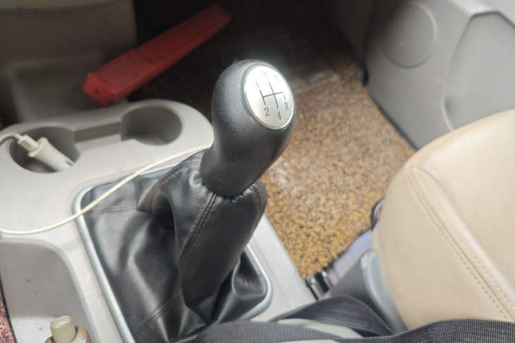 Used FORTHING Lingzhi 2015 M3 1.6L 7-Seater Comfort Model Gear Lever