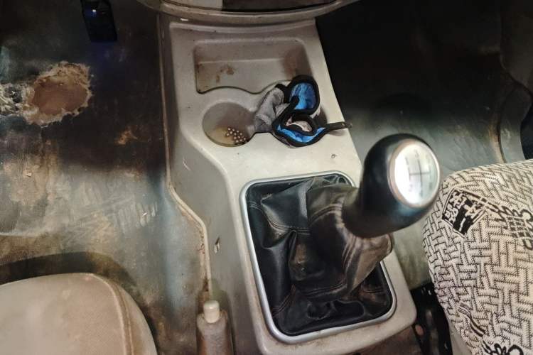 Used FORTHING Lingzhi 2015 V3 1.5L 7-seat Standard Model Gear Lever
