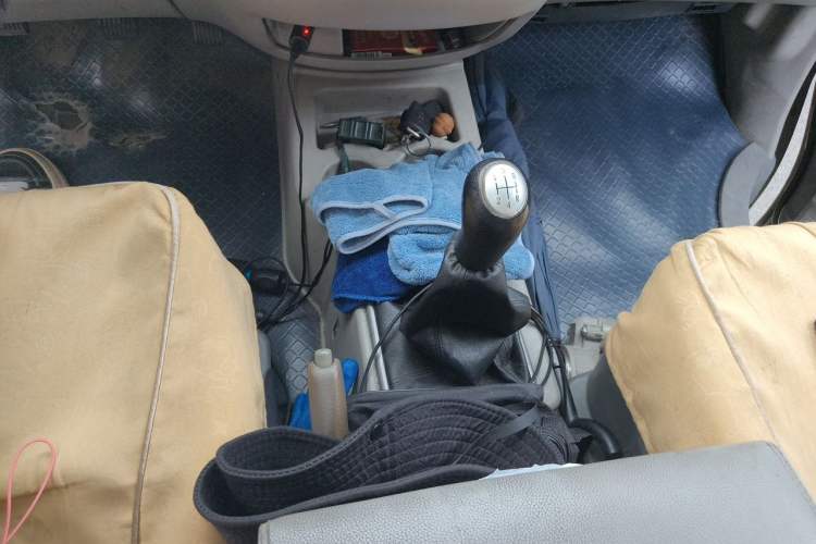 Used FORTHING Lingzhi 2015 V3 1.6L 7-Seater Comfort Model Gear Lever