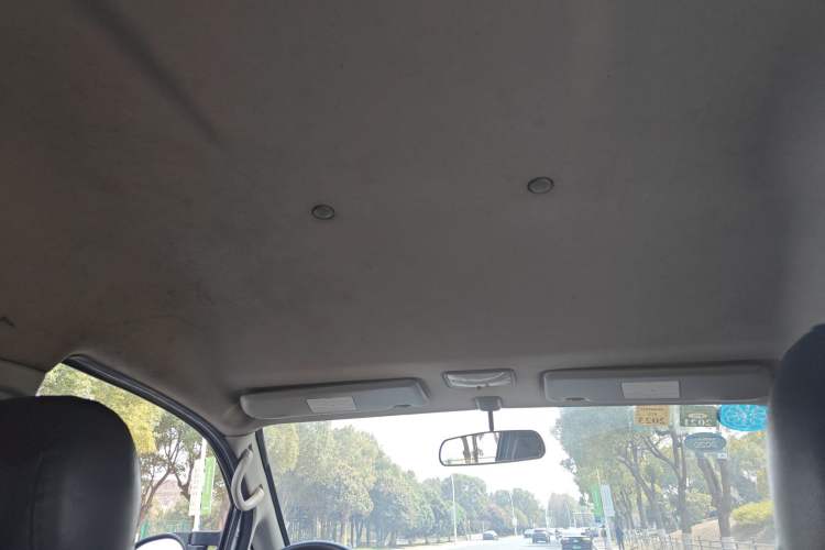 Used FORTHING Lingzhi 2015 M3 1.6L 7-Seater Comfort Model Headliner