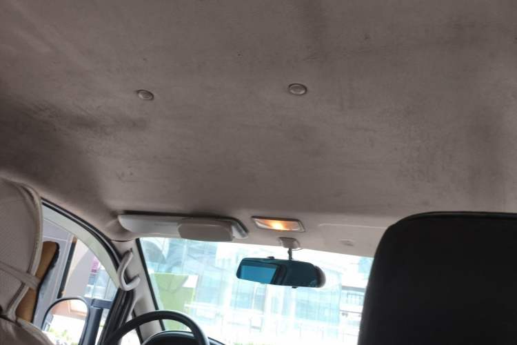 Used FORTHING Lingzhi 2015 V3 1.5L 5-Seater Special Offer Model Headliner