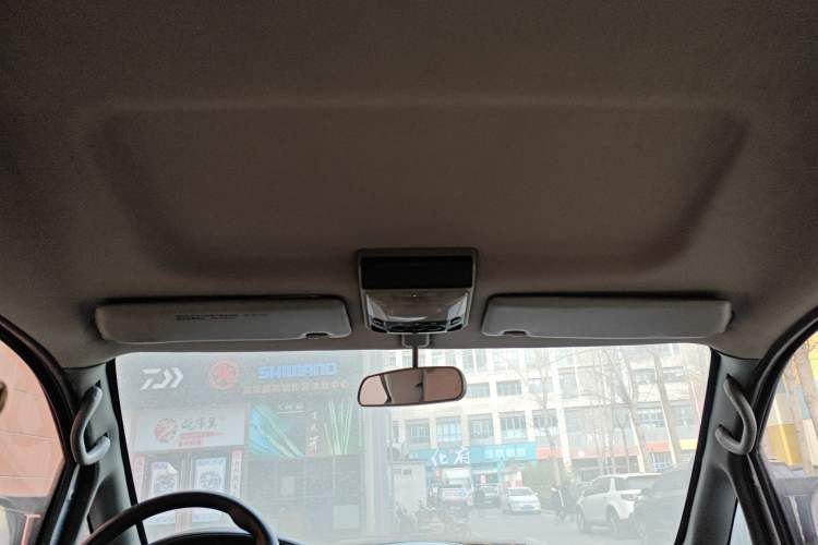Used FORTHING Lingzhi 2015 M5 Q7 2.0L 7-seat Long-Wheelbase Comfort Model Headliner