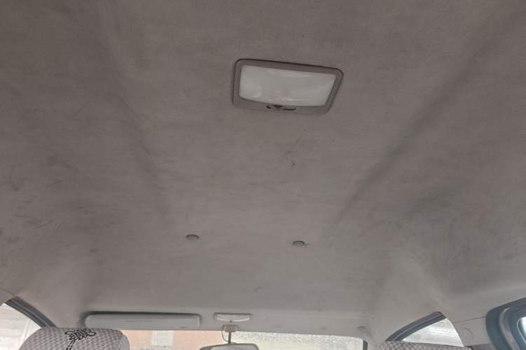 Used FORTHING Lingzhi 2015 V3 1.5L 5-Seater Special Offer Model Headliner