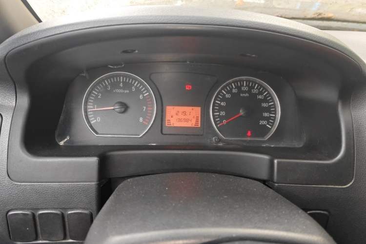 Used FORTHING Lingzhi 2015 V3 1.5L 7-seat Standard Model Instrument Cluster