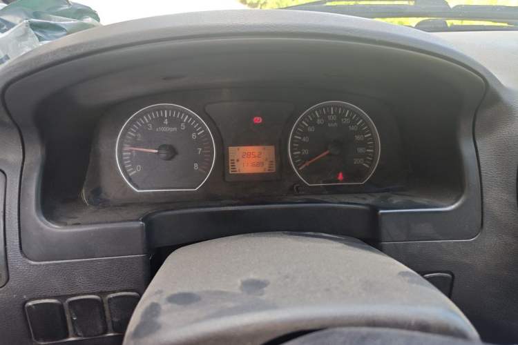 Used FORTHING Lingzhi 2015 V3 1.5L 7-seat Standard Model Instrument Cluster