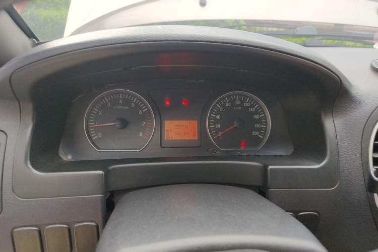 Used FORTHING Lingzhi 2015 V3 1.6L 7-Seater Comfort Model Instrument Cluster