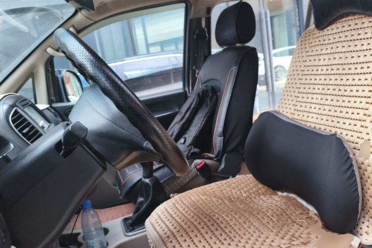 Used FORTHING Lingzhi 2015 V3 1.5L 5-Seater Special Offer Model Left Front Seat