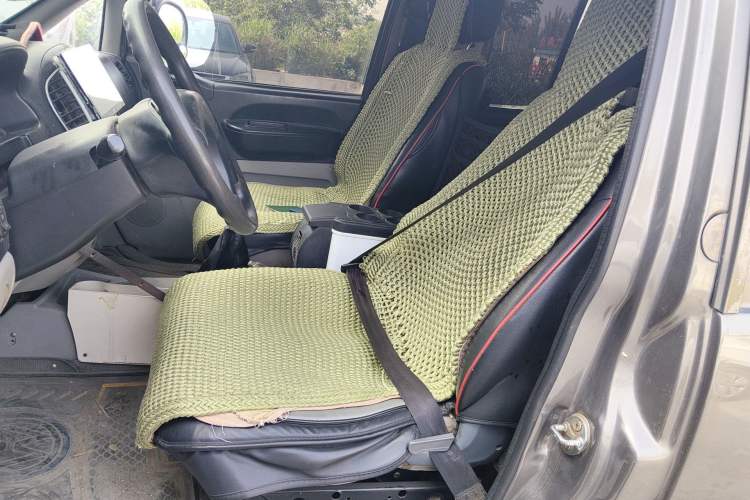 Used FORTHING Lingzhi 2015 V3 1.5L 5-Seater Special Offer Model Left Front Seat