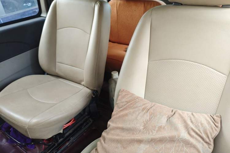 Used FORTHING Lingzhi 2015 M3 1.6L 7-Seater Comfort Model Left Rear Seat